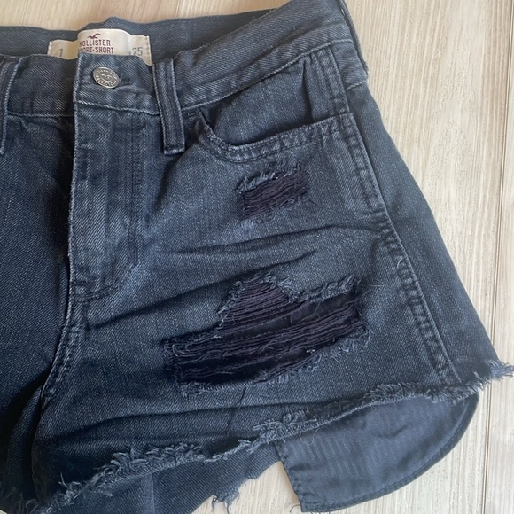 Hollister ripped high rise short shorts - Picture 3 of 10